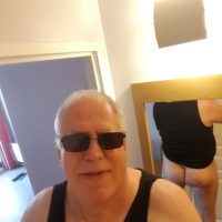 homme gay mur la rochelle