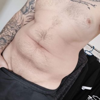 mec tatoué de nimes pour rencontre sexy