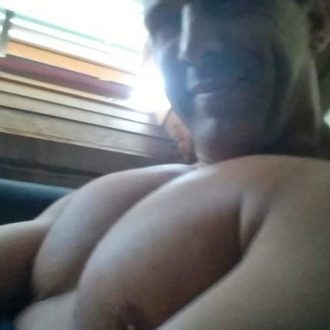 homme tres musclé de Bordeaux pour rdv coquin