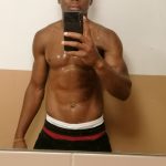 Homme beau gosse black proche de Paris