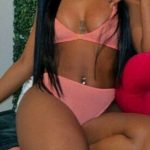 jeune femme black lesbienne de Paris