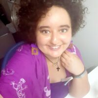 Femme ronde, lesbienne de Drancy.
