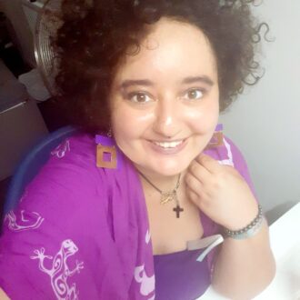 Femme ronde, lesbienne de Drancy.