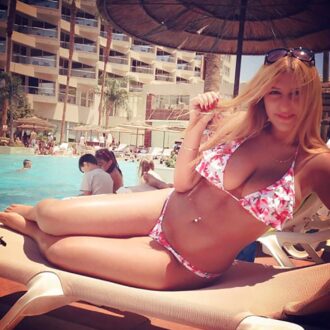 Femme chaude à Poitiers cherche homme pour plan cul sans lendemain