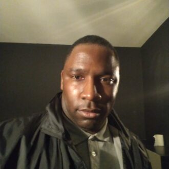 Kevin cherche femme pour moments sexuels complices et coquins à Paris