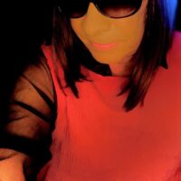 Femme cherche homme poilu et discret à Paris