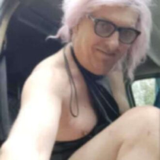 Travesti discret à Deauville offre plans gratuits avec plusieurs mecs sans tabou