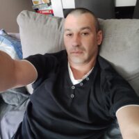 Homme 42 ans yeux bleu vert cherche femme gratuite à Langres