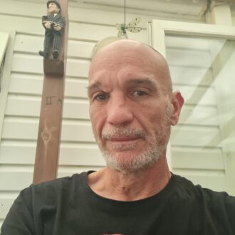 Homme marié 52 ans cherche femme poilue pour plaisir discret à Pornic