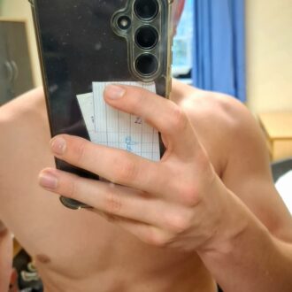 Plan cul sans prise de tête à Versailles avec jeune homme chaud de 21 ans