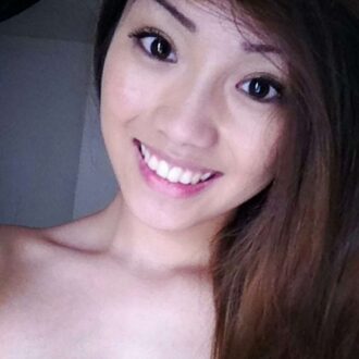 Étudiante asiatique souriante à Lyon cherche plan cul simple et cool sans prise de tête