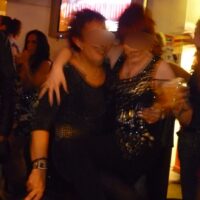Deux cougars en pleine soirée arrosée à Perpignan cherchant un plan cul chaud