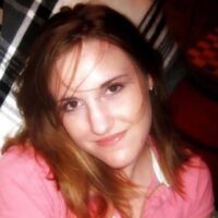 Étudiante timide de 20 ans à Limoges cherche plan sexe discret et doux