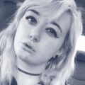 Femme blonde piercée à Paris recherchant un plan cul cash et sans blabla inutile