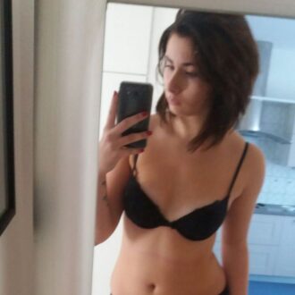 Femme infirmière de 37 ans à Albi cherche plan sexe discret la nuit ou tôt le matin