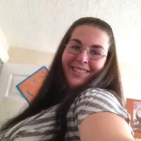 Femme ronde souriante à Montpellier cherchant un plan cul sincère, douce et excitée malgré son apparence sage