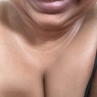 Petite brune 90D à Paris cherche plan cul avec homme pour jeux soumis et fellation