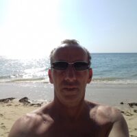 Homme sportif cherche plan cul et plus si affinité à Tours