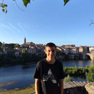 Jeune homme cherche plan cul ou sexfriend réel à Cholet