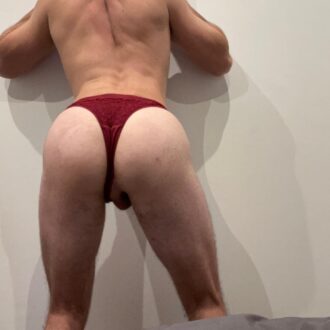 Jeune homme 26 ans cherche dominatrice pour rencontre BDSM à Colombes