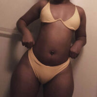 Femme black de 29 ans à Évry Courcouronnes cherche plan cul régulier avec homme ou couple expérimenté