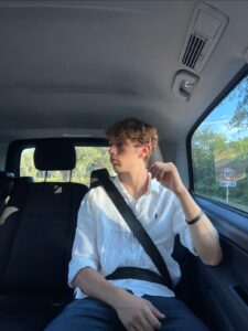 Jeune homme 21 ans cherche femme ou couple à Lavaur pour expériences