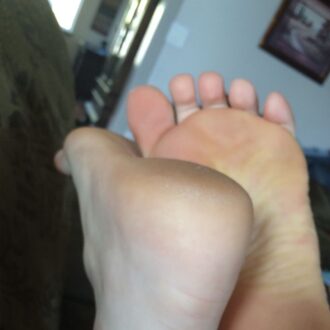 Femme fetichiste 59 ans à Bordeaux pour annonce libertine avec homme lecheur de pieds