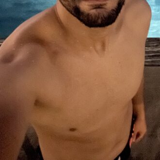 Homme sportif cherche rencontre discrète et plan coquin sans prise de tête Le Tampon