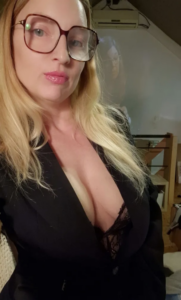 Femme charmante ouverte d’esprit pour plan q sur Paris
