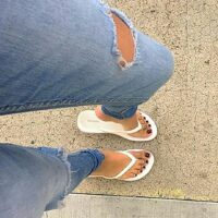 femme Épinal pieds mis en avant pour rencontre fetichisme pied homme