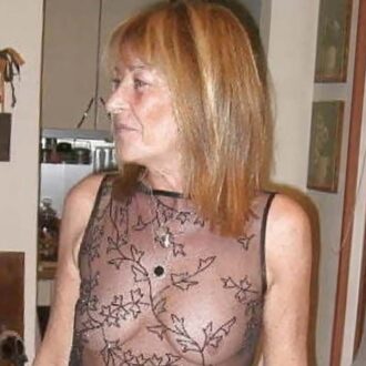 nudeuse a lyon avec femme sportive libertine et curieuse du monde amateur 